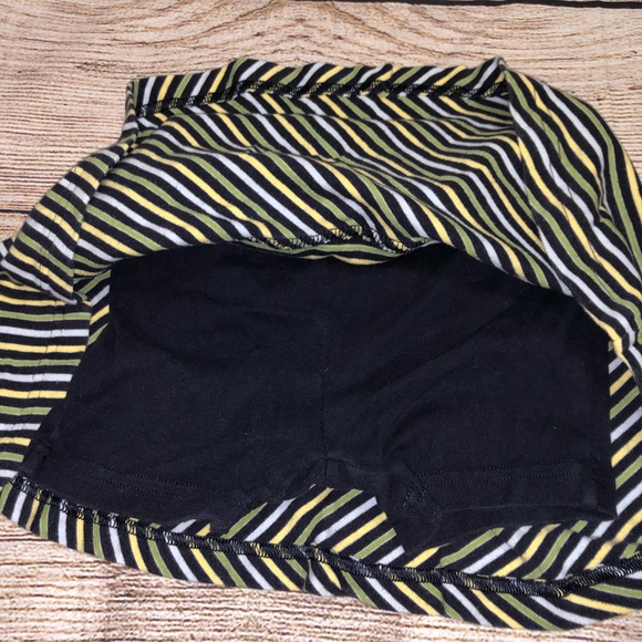 Gymboree Scooter Skirt and Short Sleeve T-shirt - Picture 4 of 6